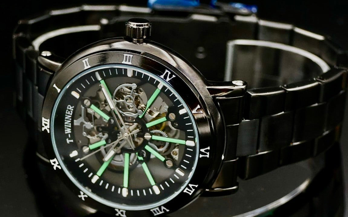 Elegante Herren Automatik Uhr Schwarz Grün Skelett Design Armbanduhr Leuchtend0