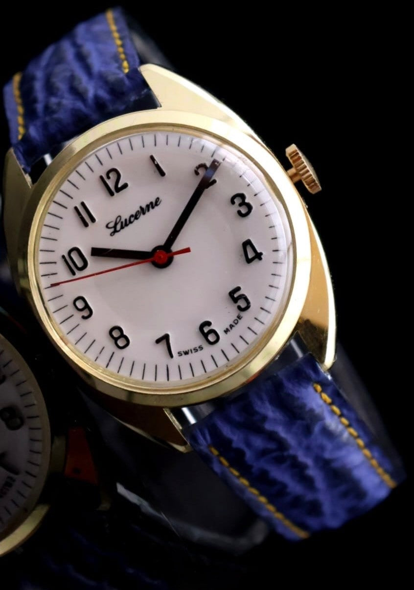Lucerne Swiss Made Handaufzug Watch Armbanduhr Vintage Sammlerstück Leder Blau0