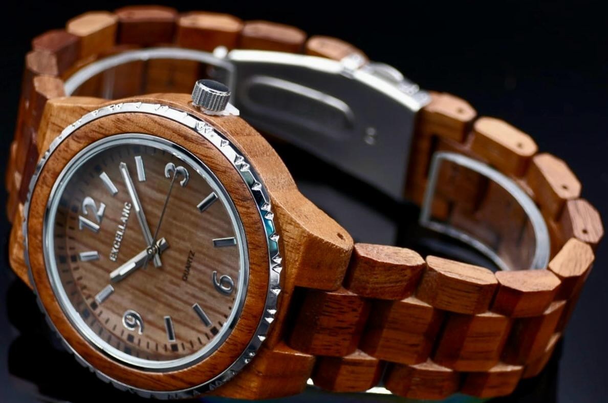 Excellanc  Damen Herren Unisex Holz Armband Uhr Braun Silber Farben Walnussholz1
