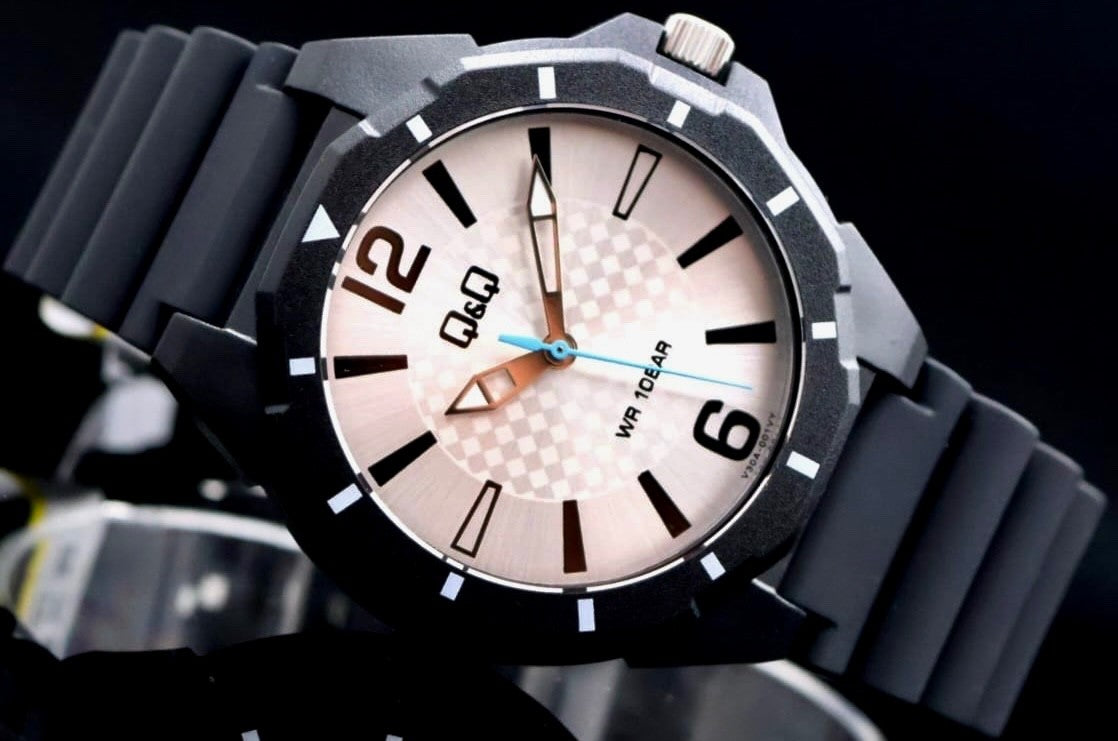 Q&Q by Citizen Herren Armband Uhr Analog Silikon Schwarz Farben 43mm Neu1