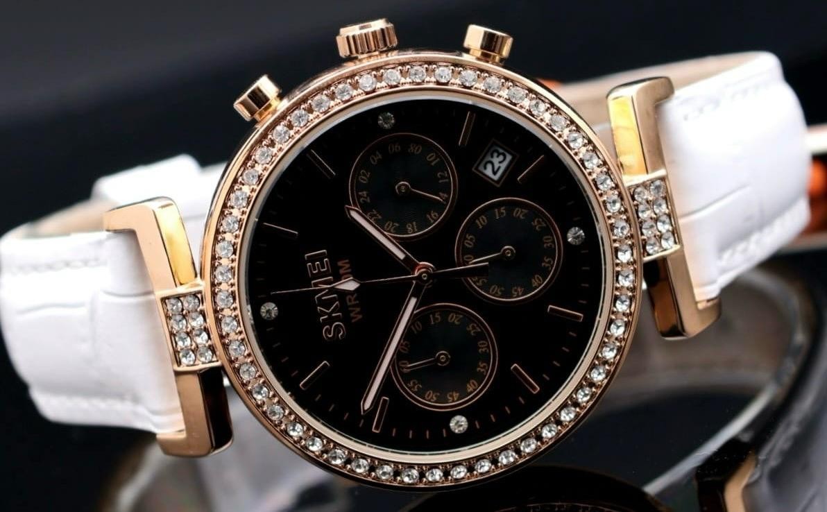 SKM - DAMENUHR - CHRONOGRAPH - STOPPUHR - DATUM - LEDER - WEISS -  38MM - NEU1