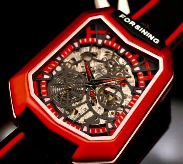 Sportliche Herren Automatik Uhr Herrenuhr in Rot Schwarz Farben offenes Uhrwerk0