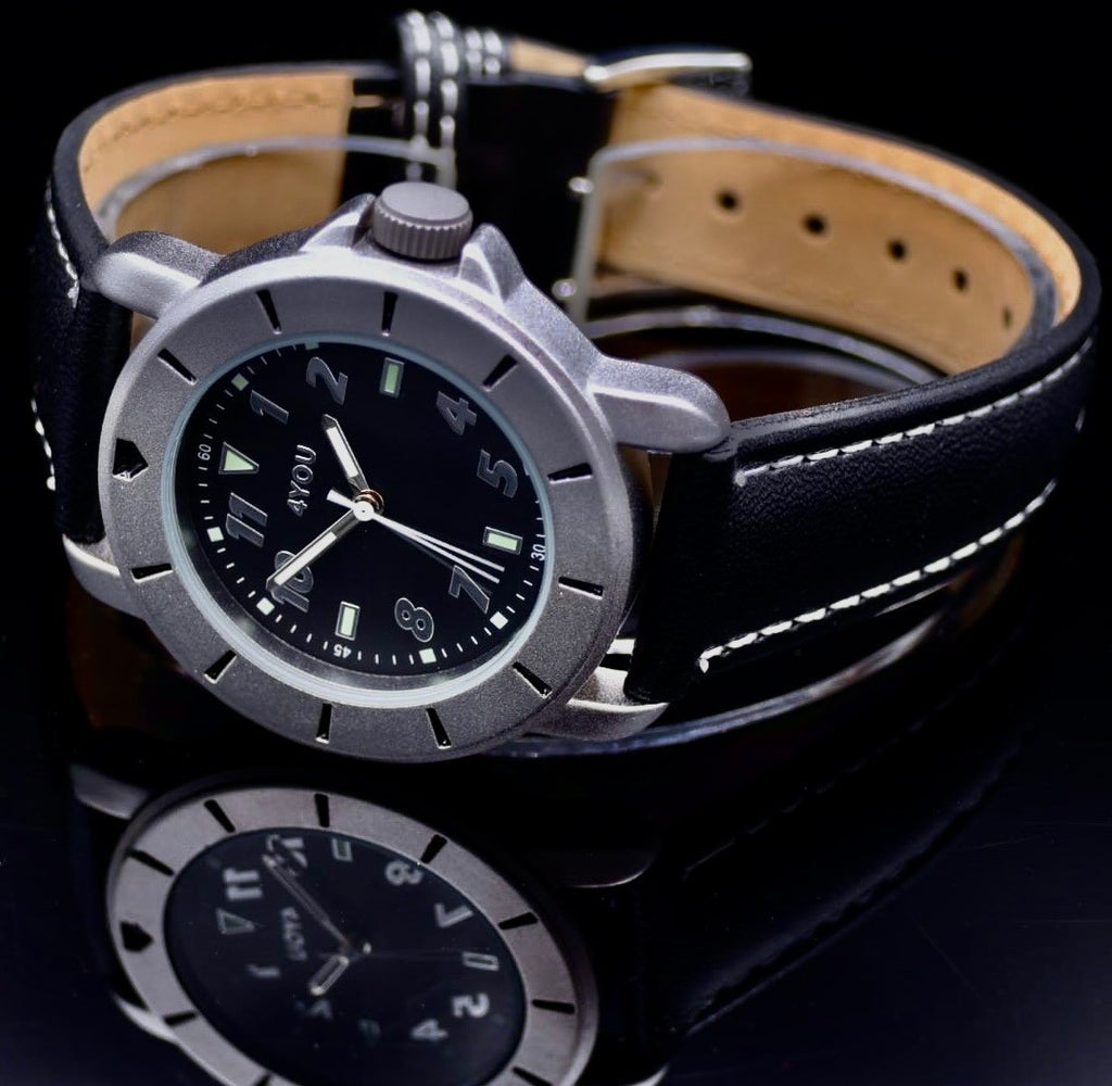 Schicke 4YOU Herren Männer Armband Uhr Schwarz Silber Herrenuhr Kunstleder NEU1