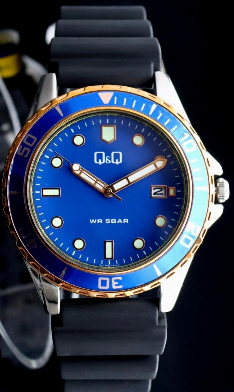 Q&Q by Citizen - Herren - Uhr - Quarzuhr - Datum - Leuchtzeiger - Silikon - 43mm1