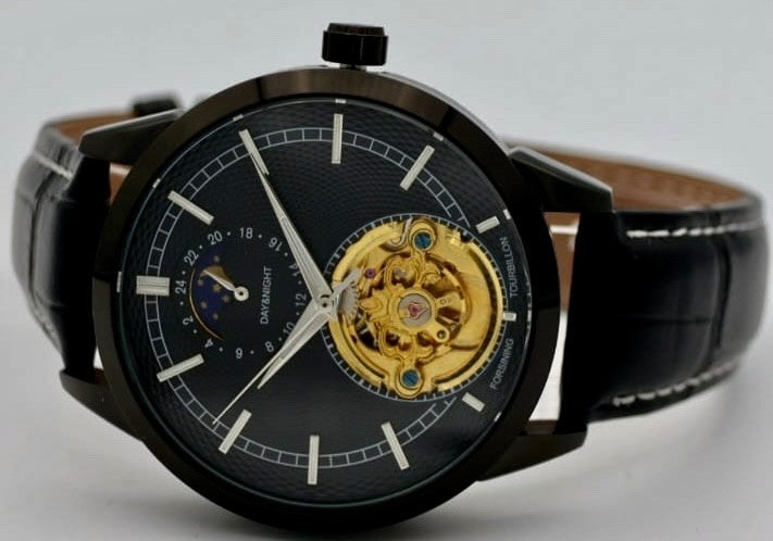 Edle Herren Männer Automatik Uhr Schwarz Farben mit Lederband & offener Unruh *1