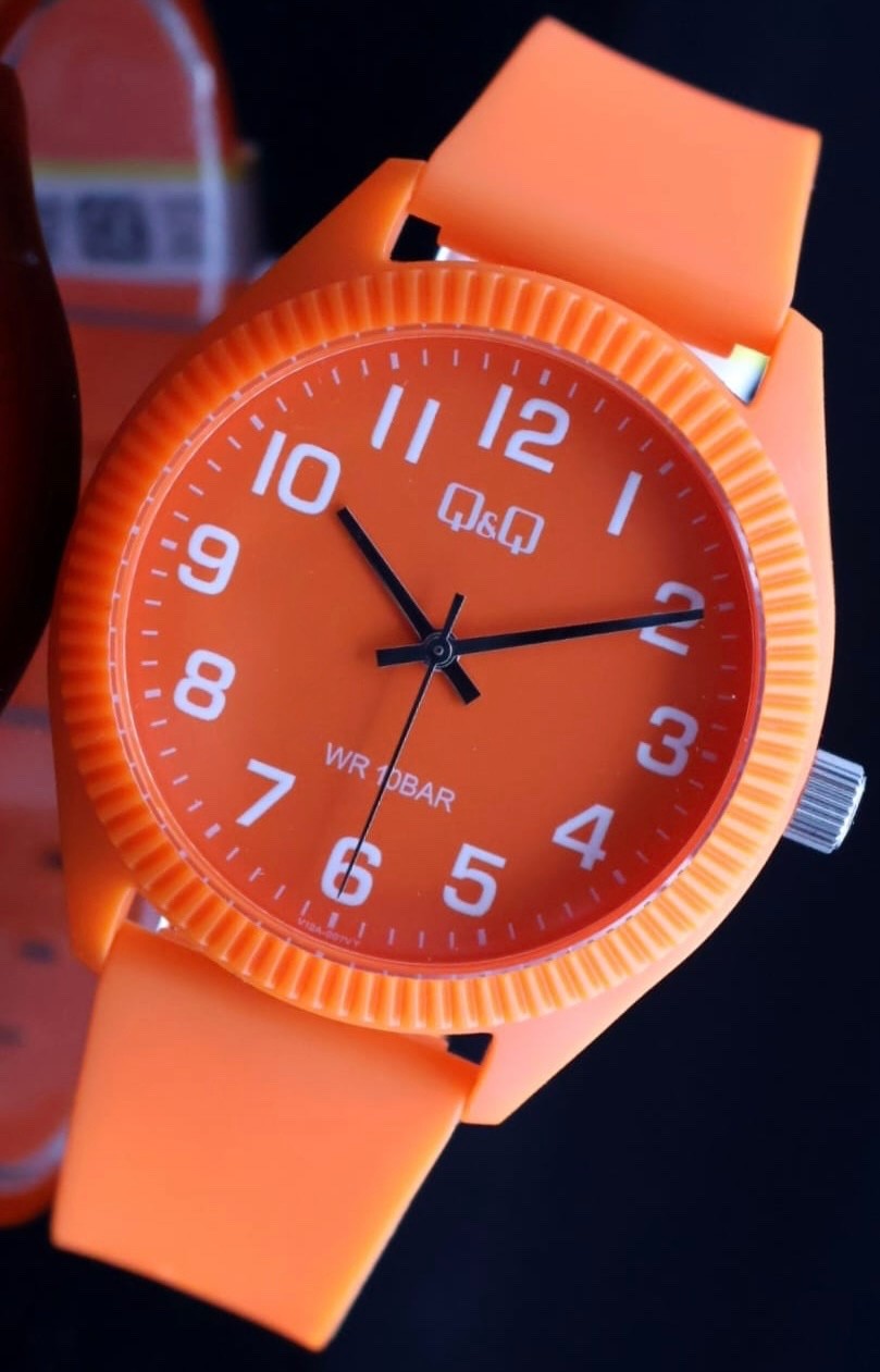 Q&Q by Citizen Unisex Armband Uhr Orange Farben 41mm Silikonband Sportdesign Neu1