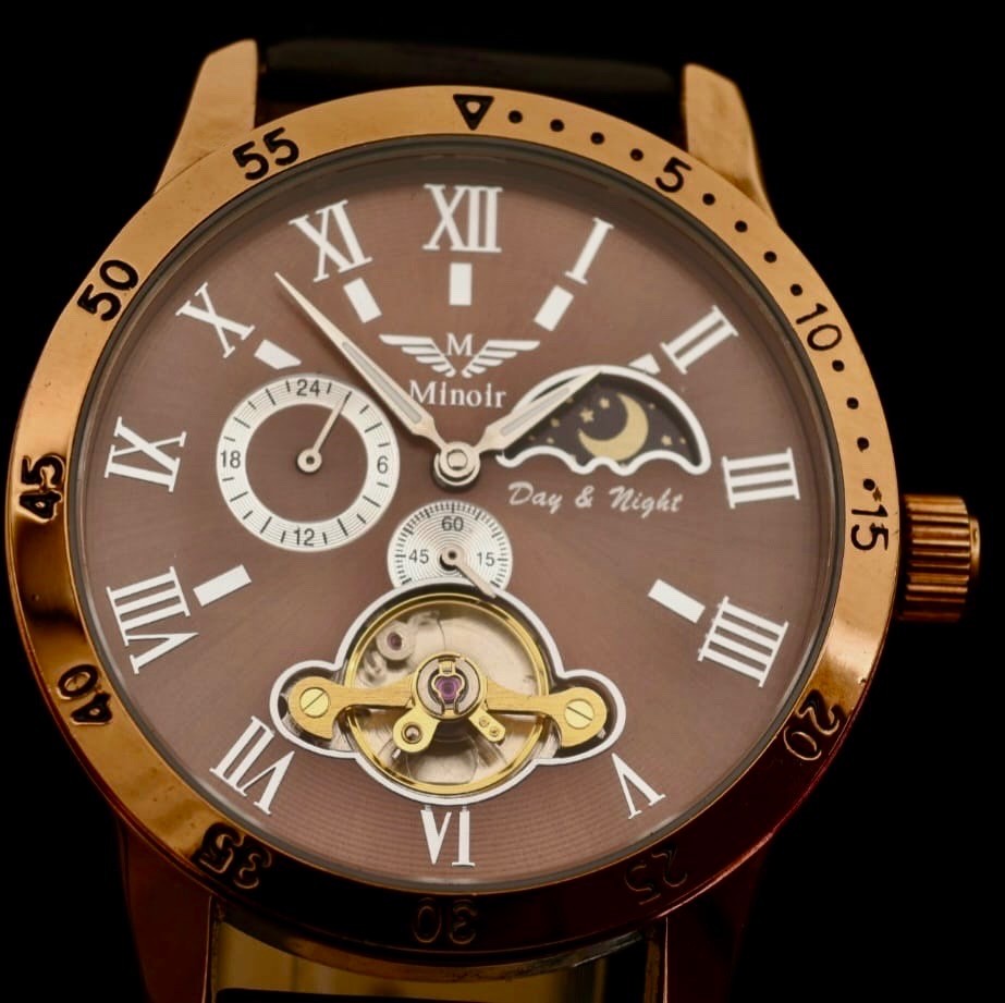 Minoir Automatik Herren Armbanduhr Modern mechanisch mit Glasboden Braun Farben3