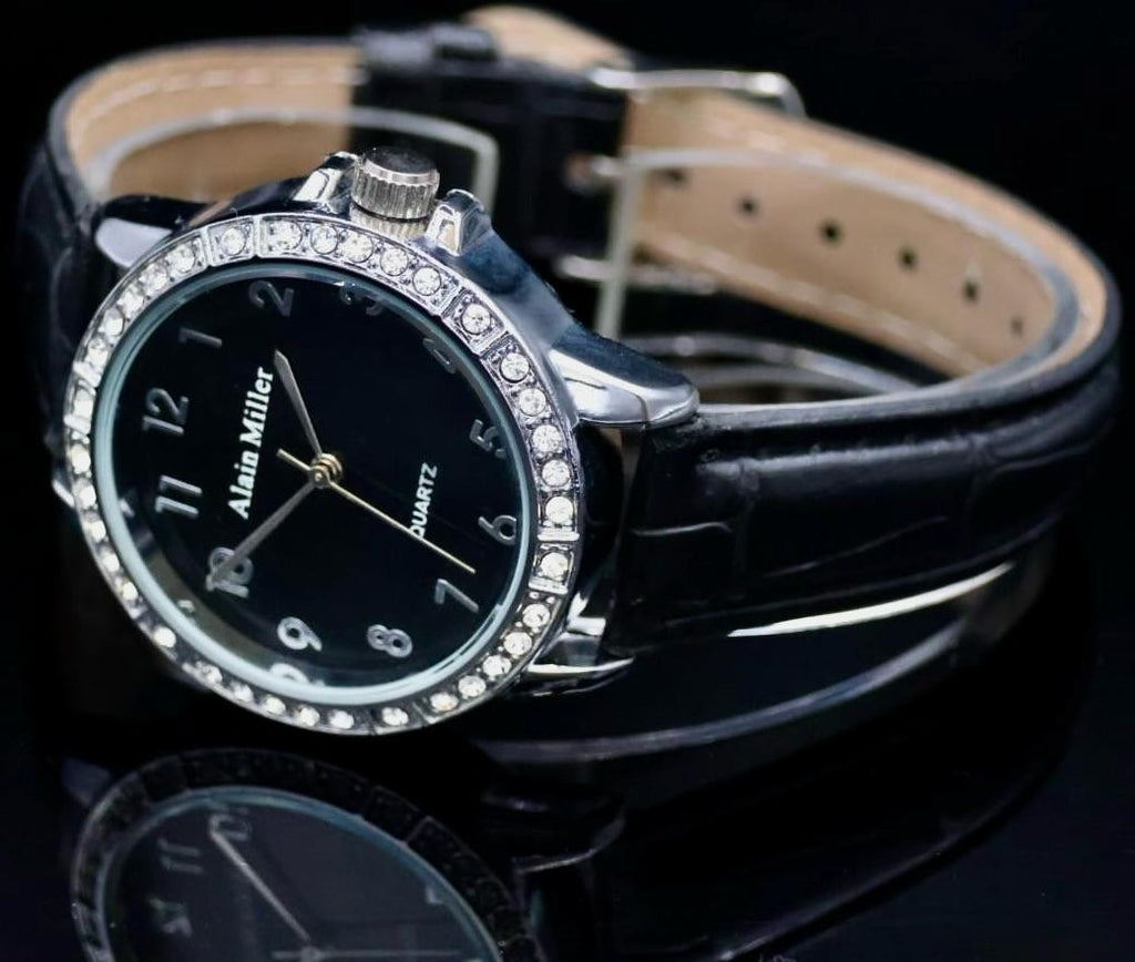 Alain Miller Damen Frauen Armband Uhr Schwarz Silber Farben Damenuhr Crystal 051