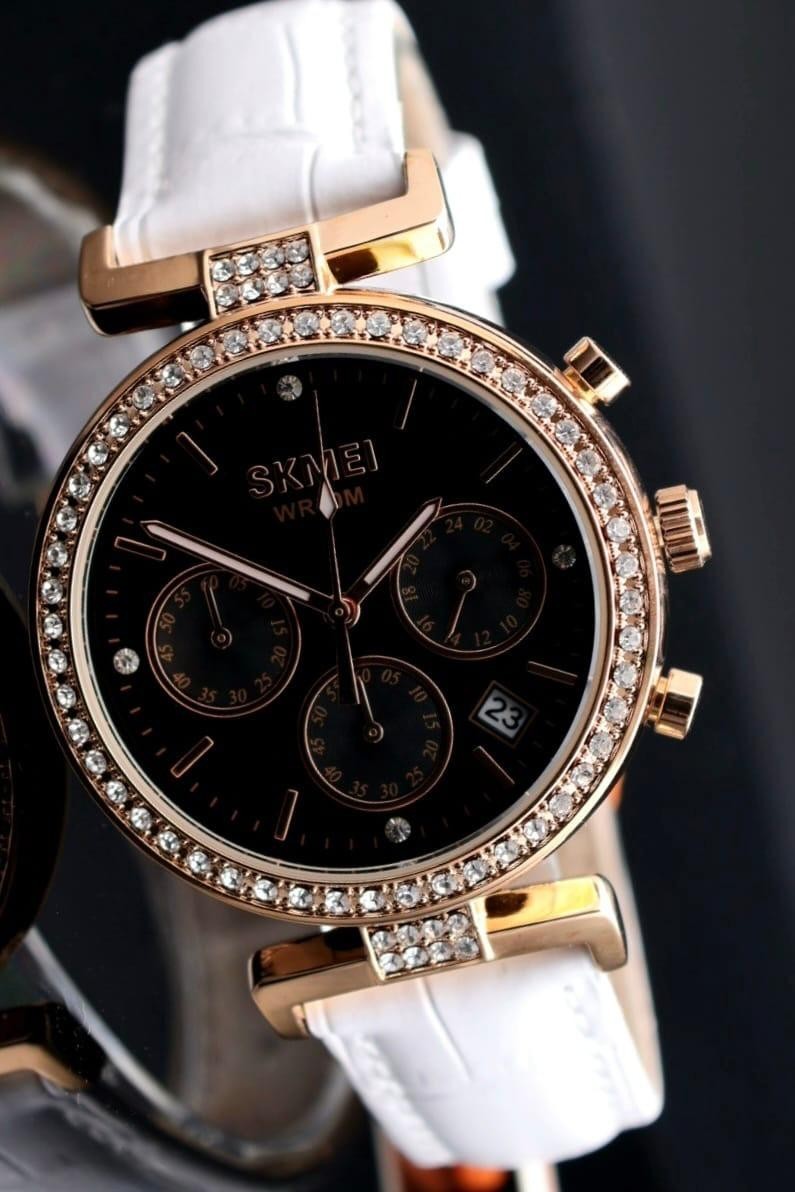 SKM - DAMENUHR - CHRONOGRAPH - STOPPUHR - DATUM - LEDER - WEISS -  38MM - NEU0