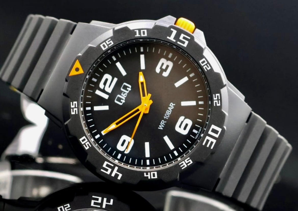 Q&Q by Citizen Herren Uhr Quarzuhr Silikon Schwarz Sport 42mm Neu1