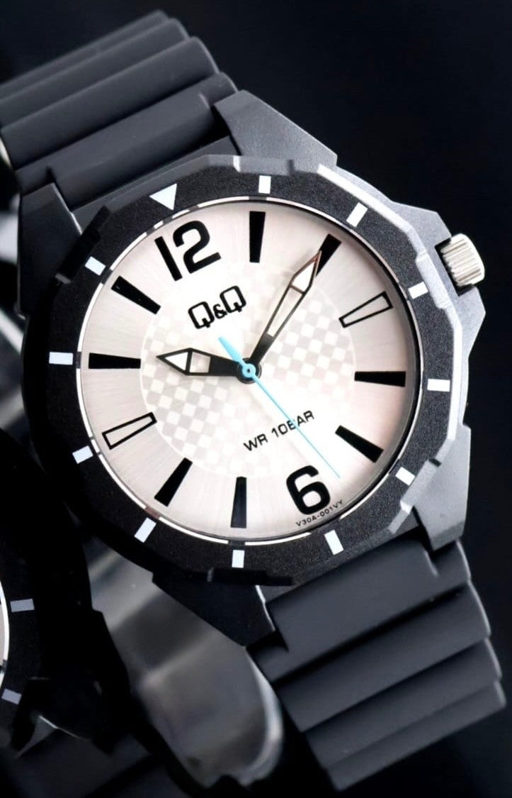 Q&Q by Citizen Herren Armband Uhr Analog Silikon Schwarz Farben 43mm Neu0