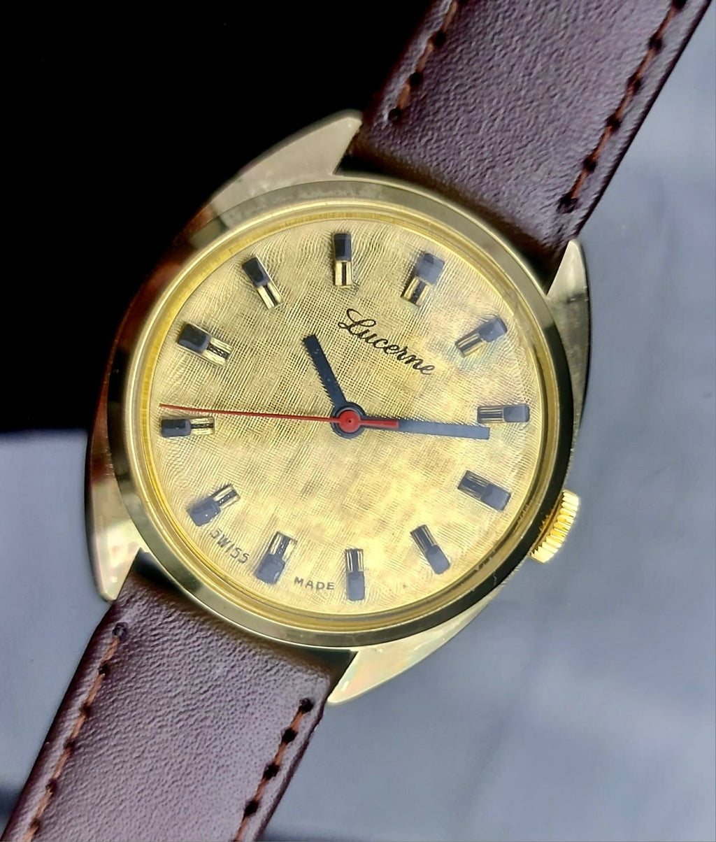 Lucerne Handaufzug Watch Swiss Made Armbanduhr Vintage Lagerfund Leder0