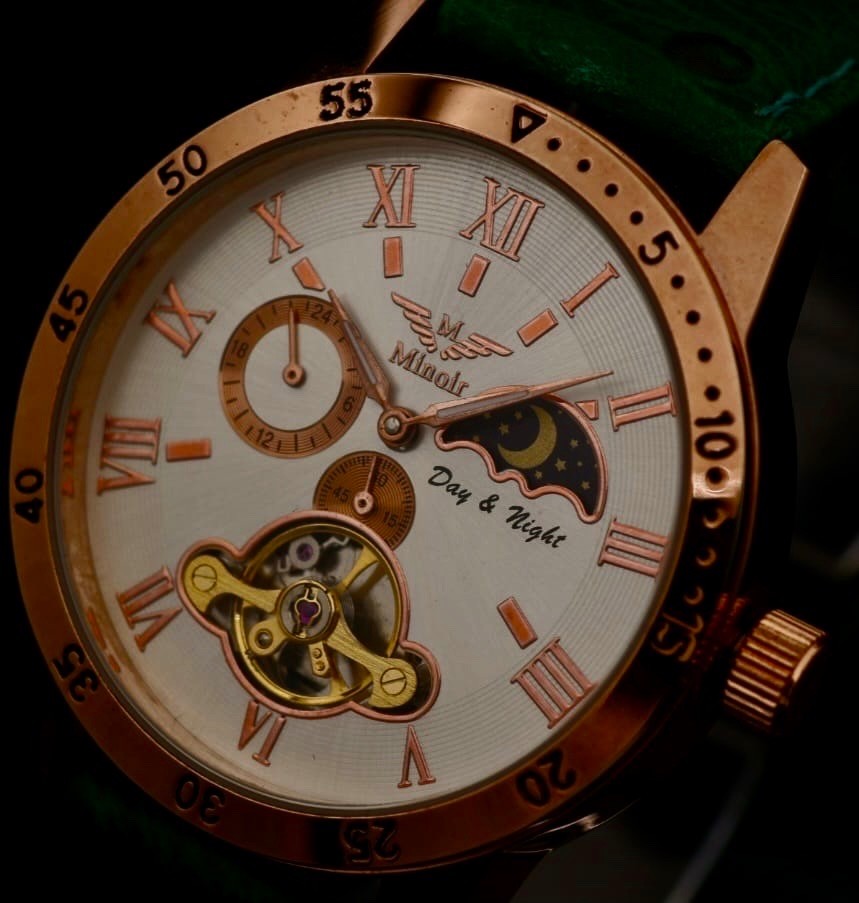 Minoir Automatik Herren Armbanduhr Modern mechanisch mit Glasboden Weiß Grün2