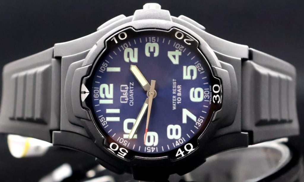 Q&Q by Citizen Herren Armband Uhr Silikonband Sport Schwarz Blau 40mm Neu1