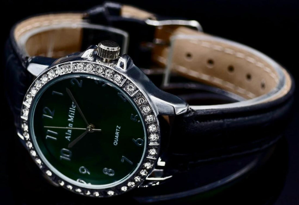 Alain Miller Damen Frauen Armband Uhr Grün Silber Farben Damenuhr Crystal 061