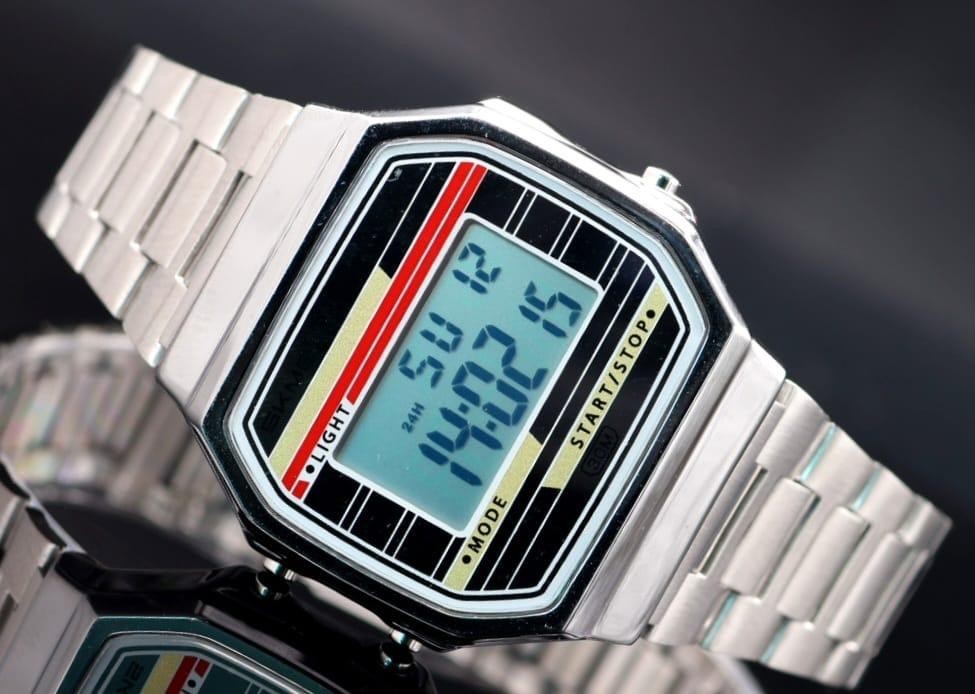 Klassische Digital Herren Uhr Edelstahl Armbanduhr Stoppuhr Wecker Beleuchtung1