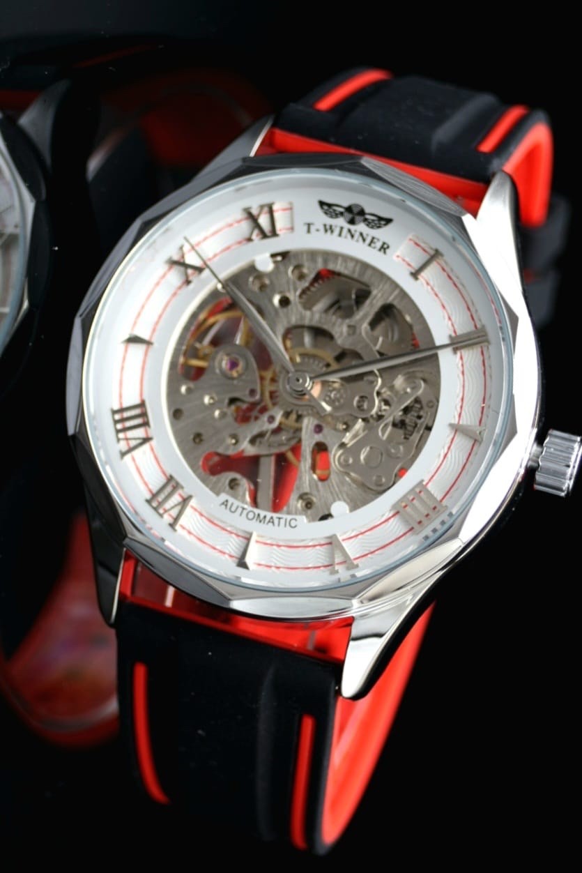 T-WINNER Herren Automatikuhr Silber Rot Skelett Uhr Silikonband Sport Design3