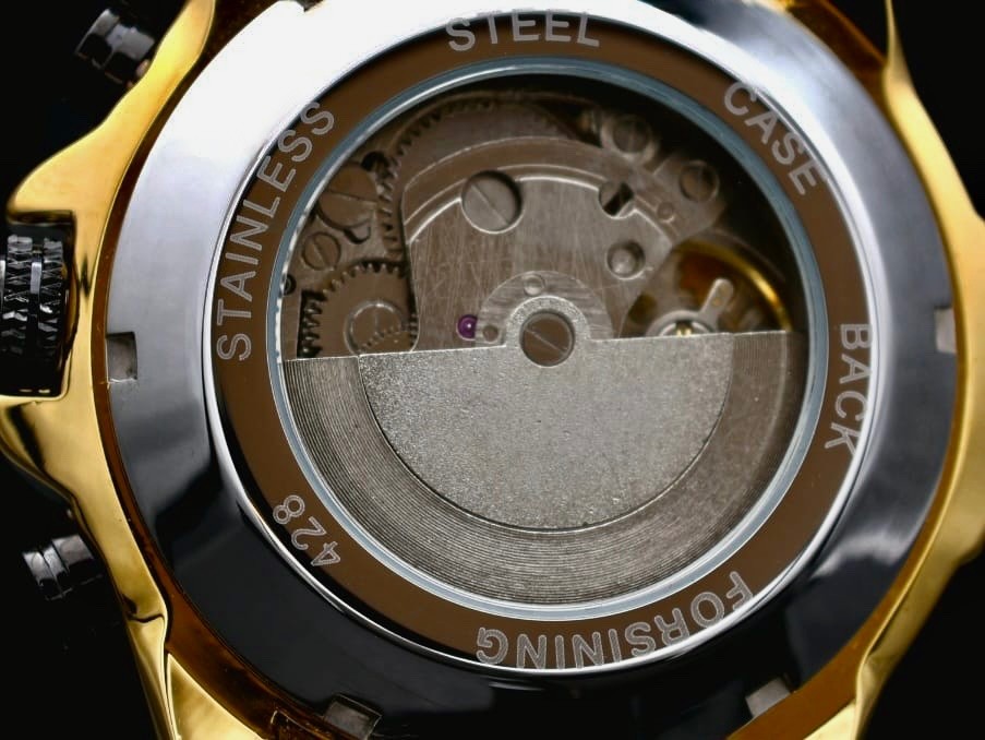 Sportliche Herren Männer Automatik Uhr Gold Farben Weißes Ziffernblatt Lederband2