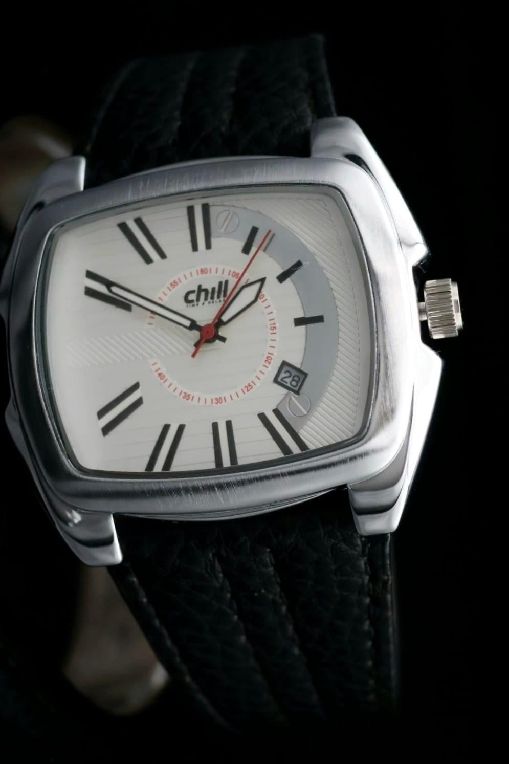 Chill Herren Männer Armband Uhr Weiß Schwarz Farben Herrenuhr Datum Textilleder0