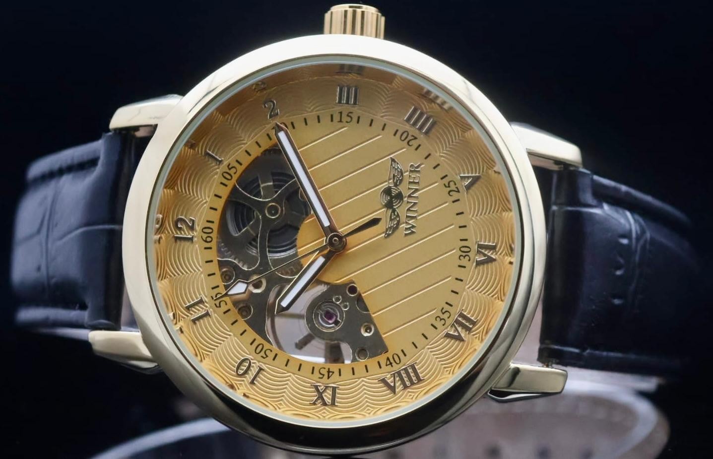 Winner Herren Automatik Uhr Armbanduhr Gold Schwarz Skelettuhr Leuchtzeiger1