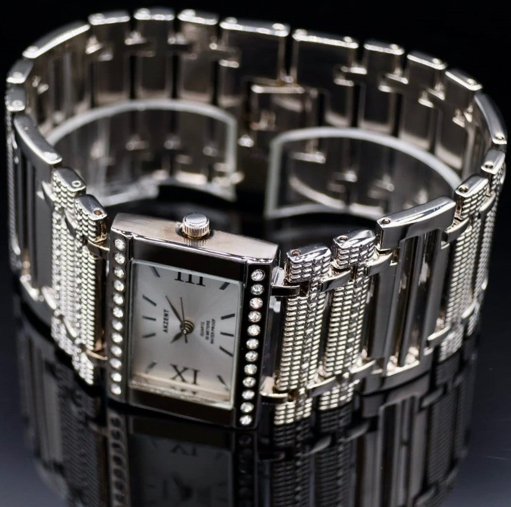 Akzent Damen Frauen Armband Uhr Weiß Silber Farben Elegante Damenuhr Strass1